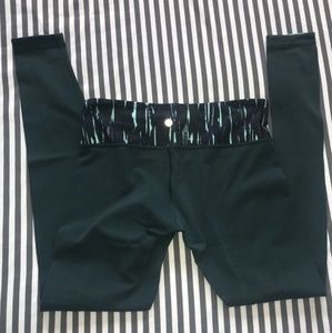 Dark seafoam green Lululemon leggings